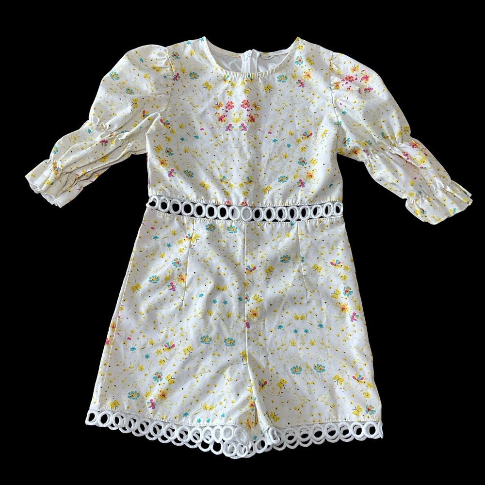 👣 5/$25 - Cream/Yellow Floral Print Romper w/ Crochet Details